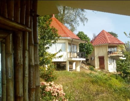 Megapode Resort